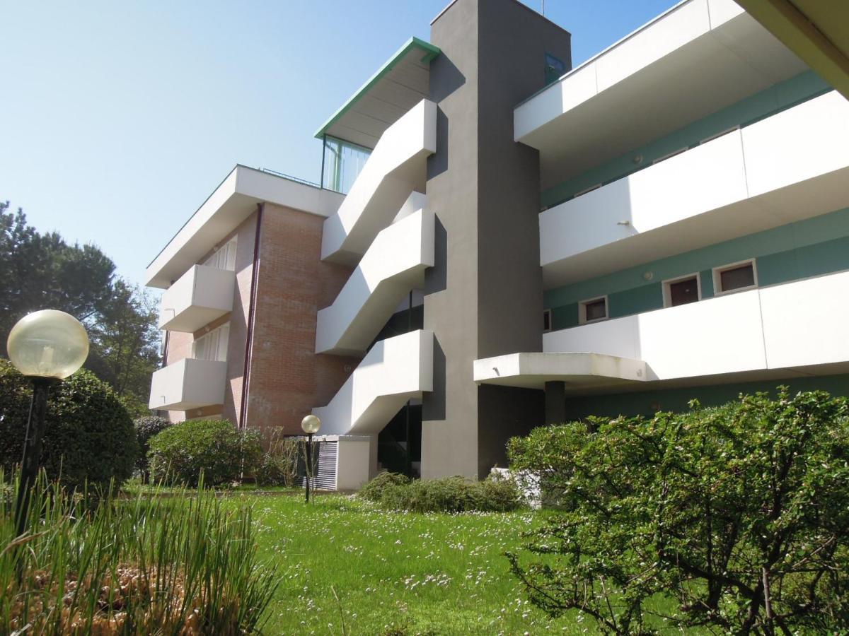 Gemini Apartment *