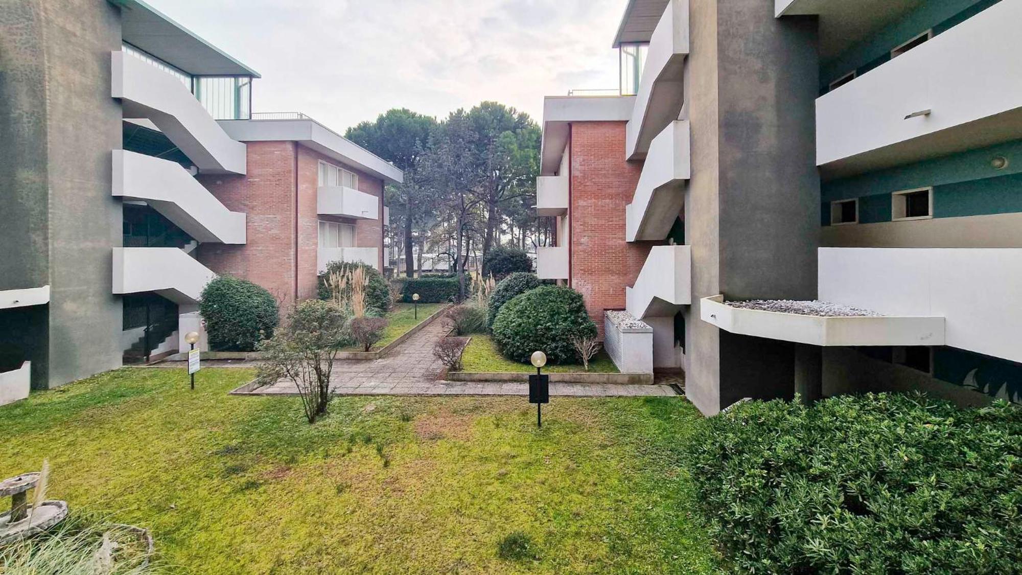 Gemini Apartment *